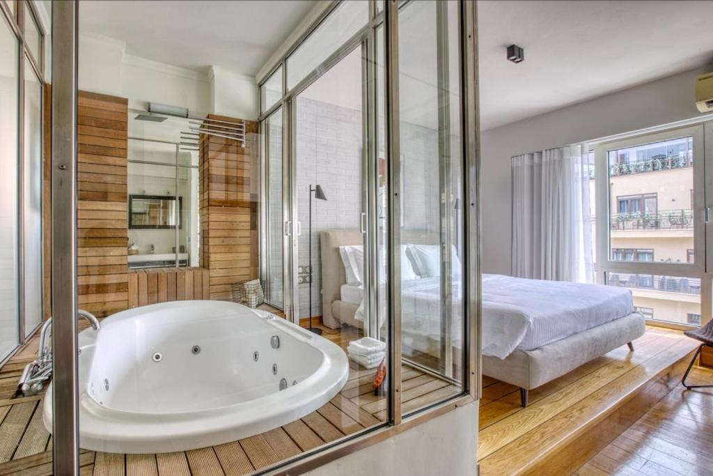Sunny Luxury Loft,Stunning Acropolis View, Jacuzzi Apartment Атина Екстериор снимка